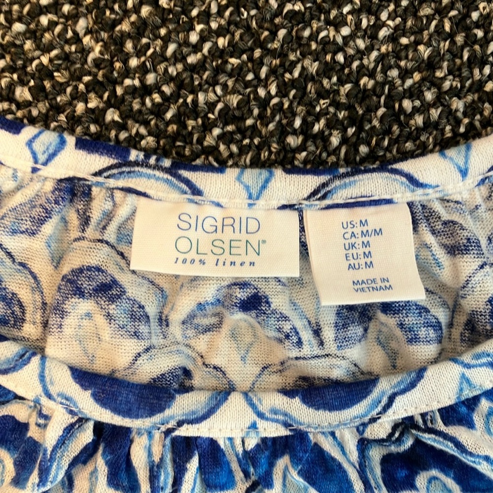 Blue and White Patterned Women's Top - Picture 2 of 3